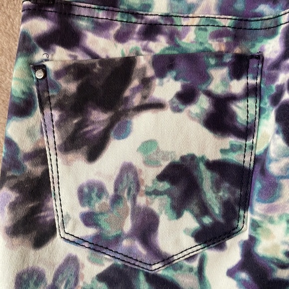 DKNY Cropped Patterned Skinny Jeans - Picture 6 of 6